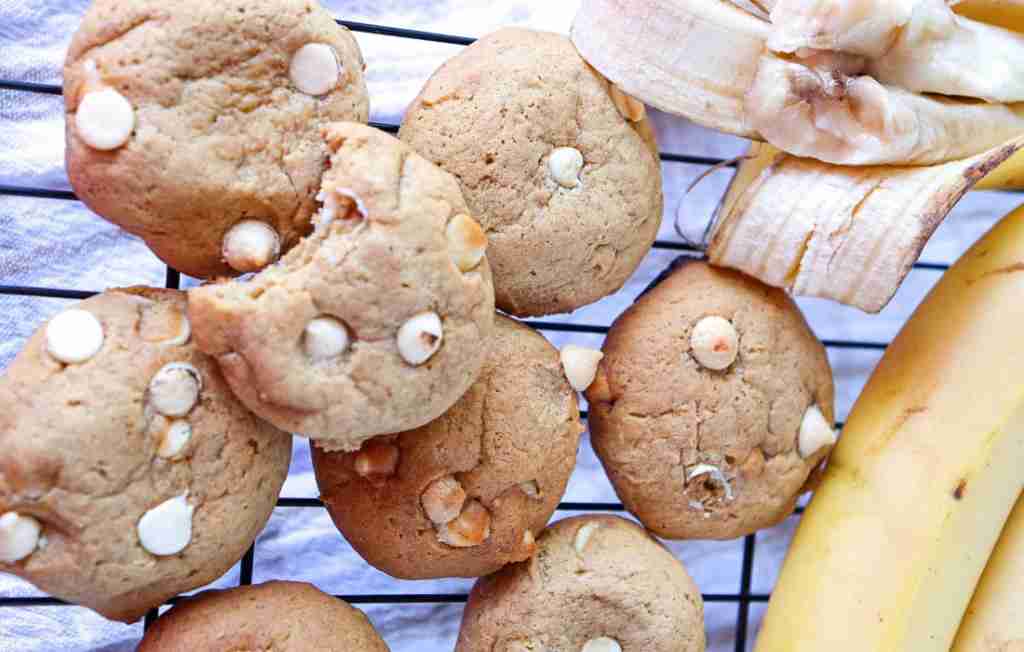 Banana Pudding cookies Cookies and bananas on a baking rack