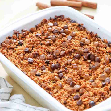 Baked dessert with chocolate chips