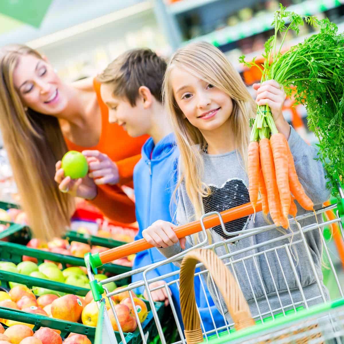 7-Day Extreme Budget Meal Plan 7-Day Extreme Budget Meal Plan, a family shopping for product in a grocery store.